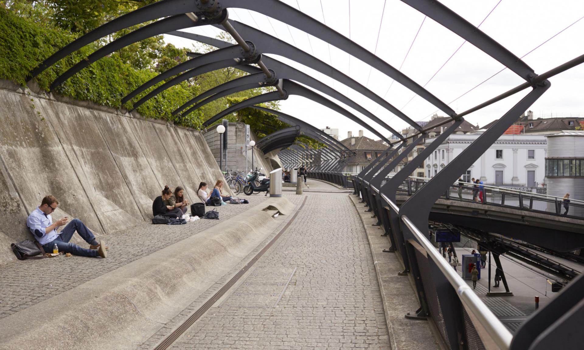 Public pedestrian circulation area at Stadelhofen station, away from platform edges and passenger bottlenecks.
