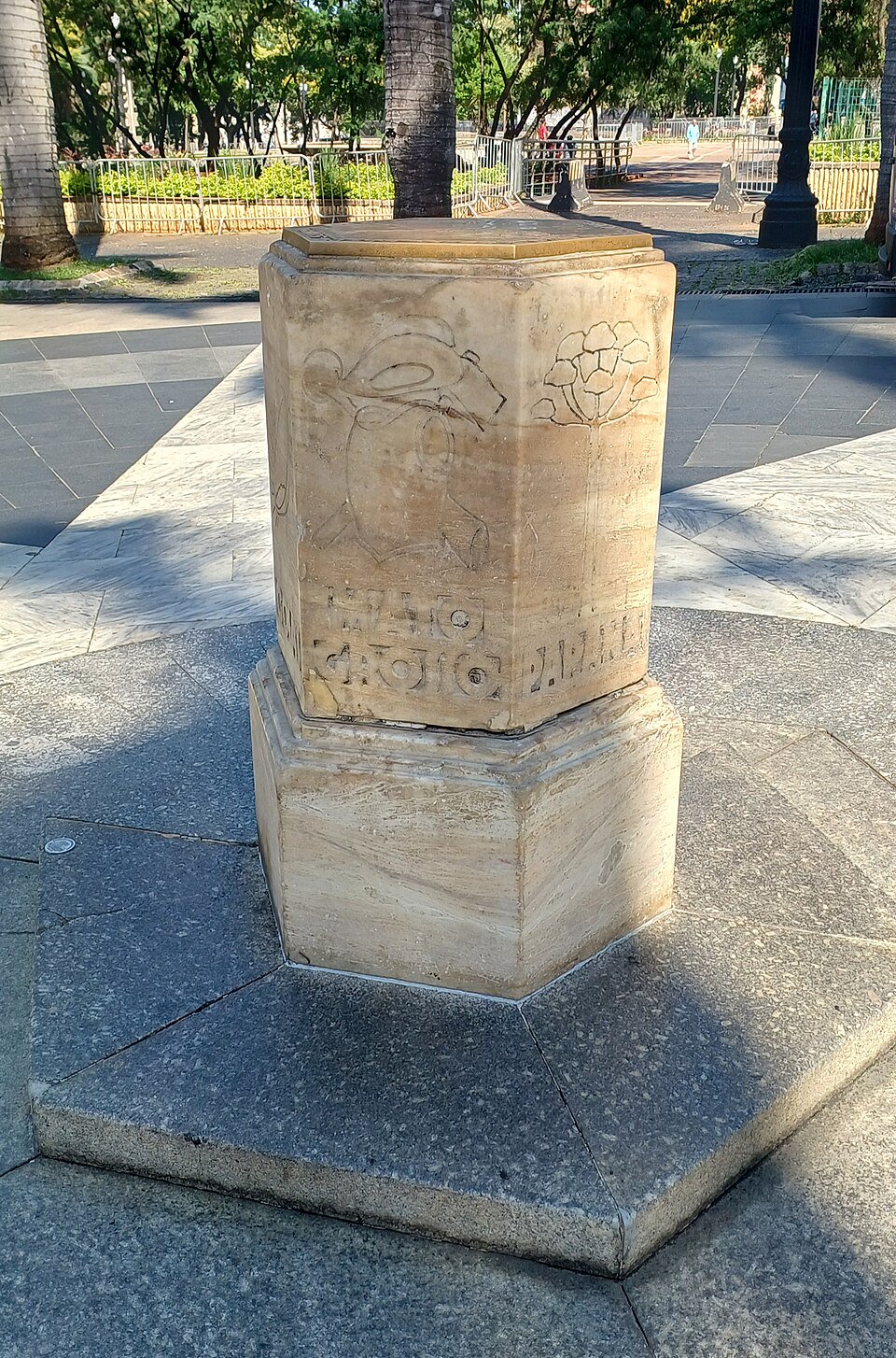 Public paving beside the Marco Zero monument in Praça da Sé, leaving space for other visitors to pass.