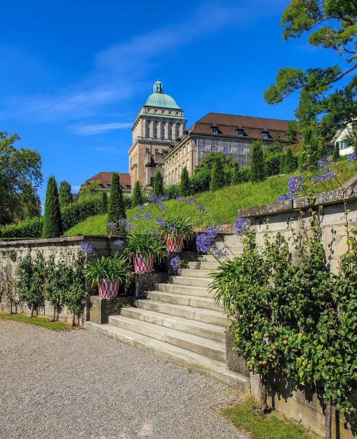 Public central garden path in Rechberg Garden, facing the terraces and stairs.